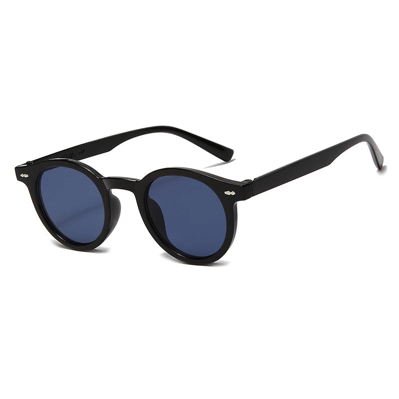 Lunettes noires à verres bleus foncés